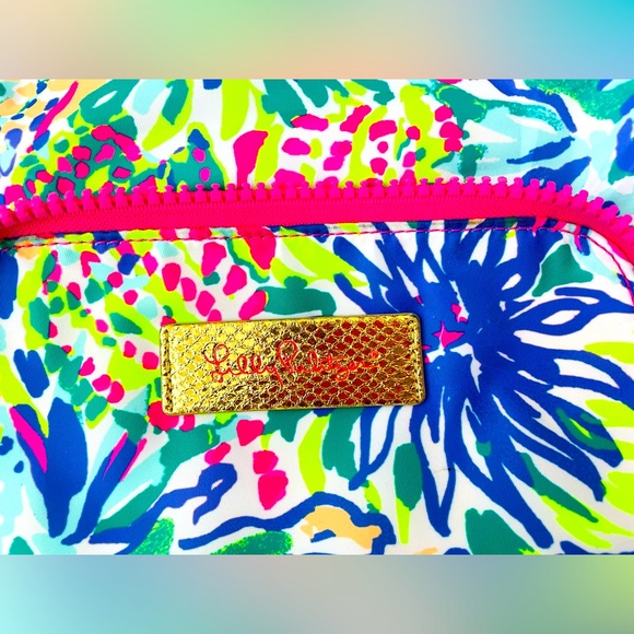 Lilly Pulitzer Draw String foldable bag - Picture 2 of 7
